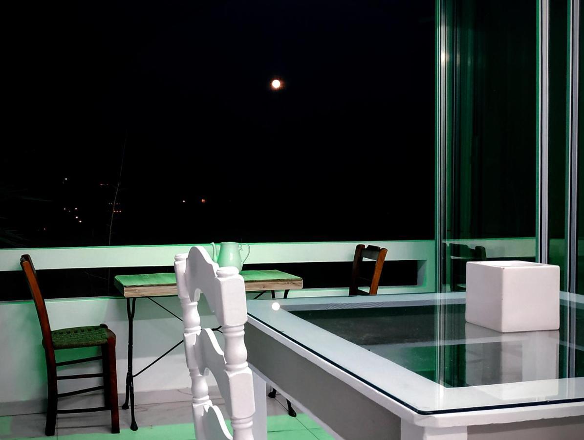 Suite Of Light Rooms Perama  Eksteriør bilde